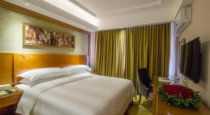 Bed in Vienna Hotel Guangxi Yangshuo Impression Bed in Vienna Hotel Guangxi Yangshuo Impression