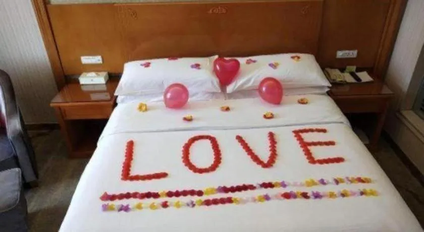 Bed in Vienna Hotel Guangxi Yangshuo Impression