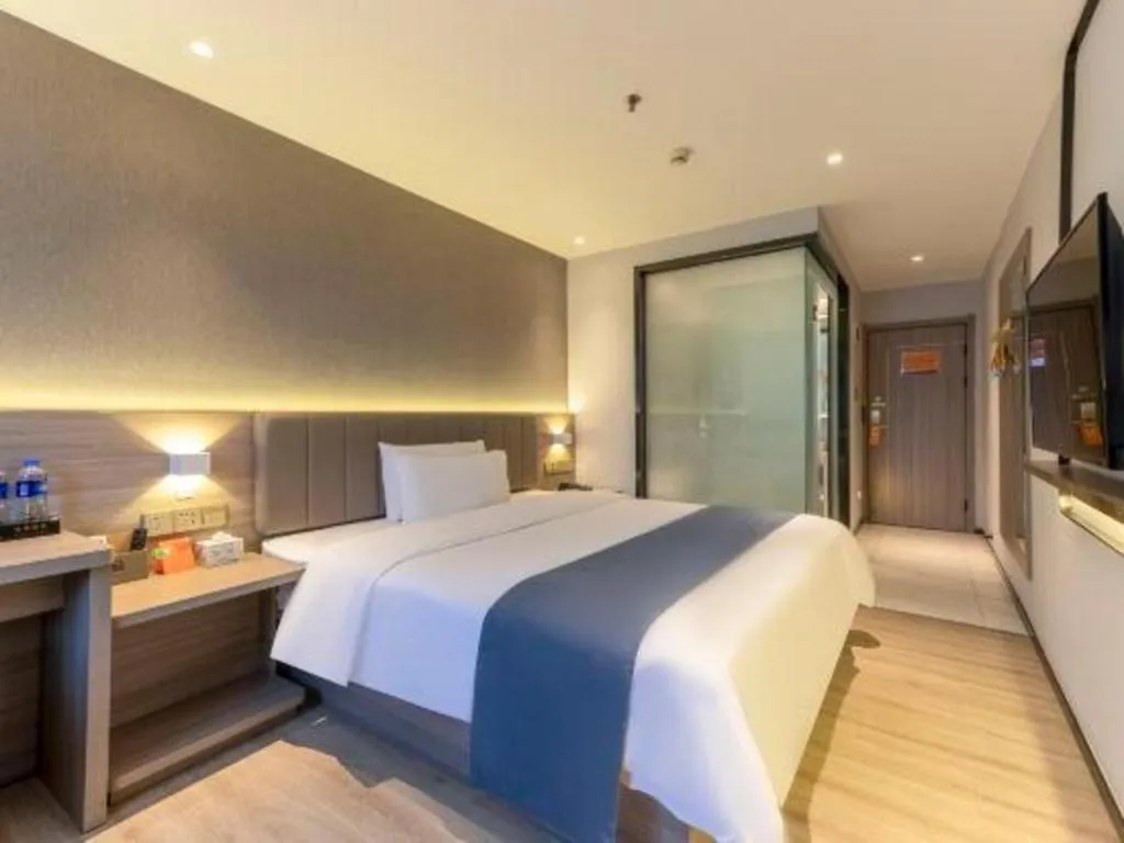 Bed in 7 Days Premium Jiangmen Wuyi Avenue Gangkou Road