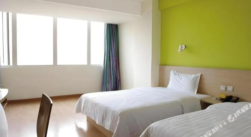 Bed in 7 Days Premium Jiangmen Wuyi Avenue Gangkou Road