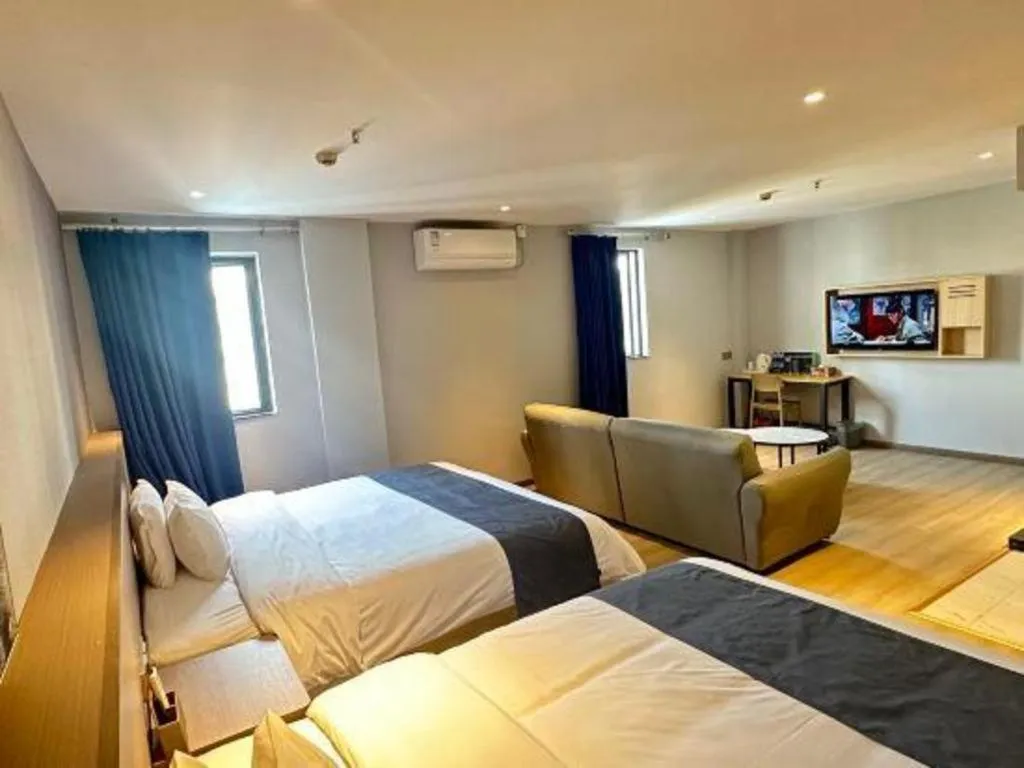 Bed in 7 Days Premium Jiangmen Wuyi Avenue Gangkou Road