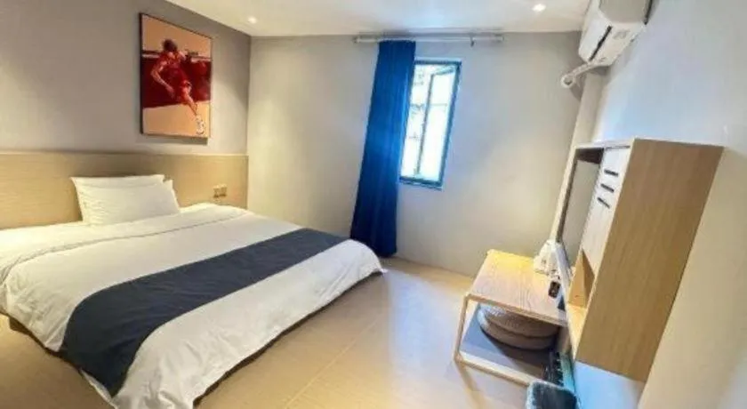 Bed in 7 Days Premium Jiangmen Wuyi Avenue Gangkou Road