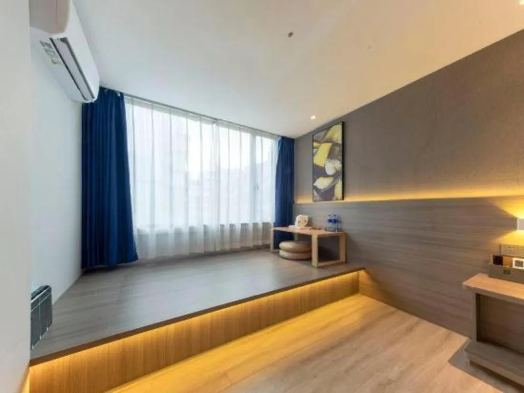 Bed in 7 Days Premium Jiangmen Wuyi Avenue Gangkou Road