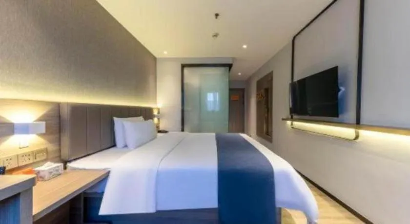 Bed in 7 Days Premium Jiangmen Wuyi Avenue Gangkou Road