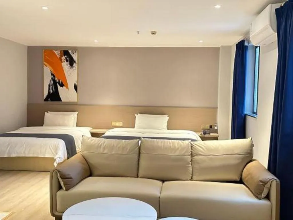 Bed in 7 Days Premium Jiangmen Wuyi Avenue Gangkou Road