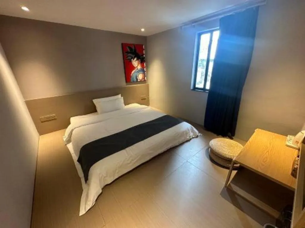 Bed in 7 Days Premium Jiangmen Wuyi Avenue Gangkou Road