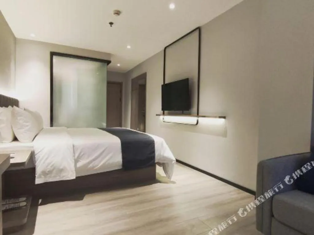 Bed in 7 Days Premium Jiangmen Wuyi Avenue Gangkou Road