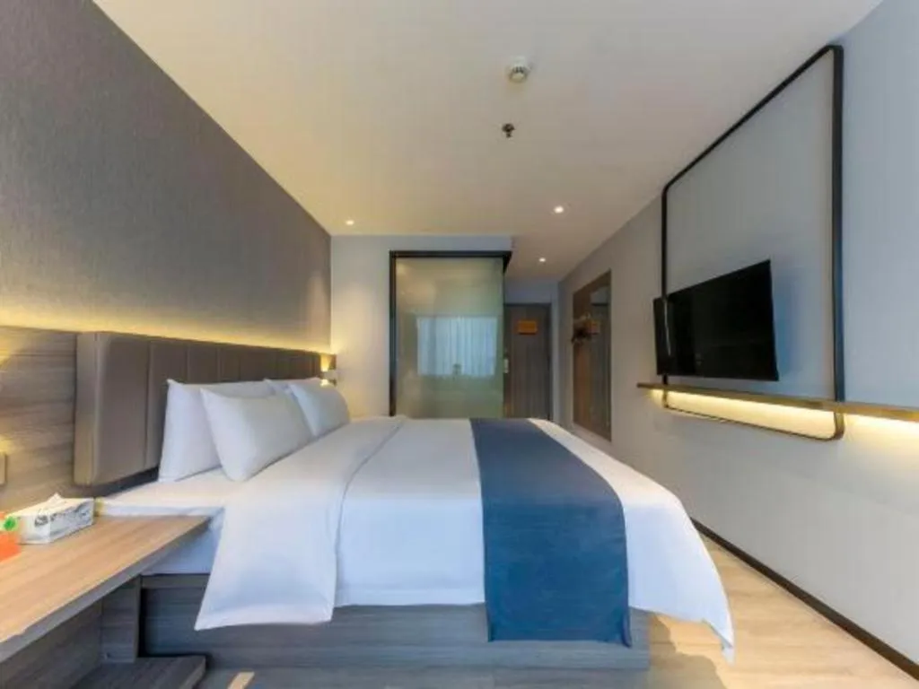 Bed in 7 Days Premium Jiangmen Wuyi Avenue Gangkou Road