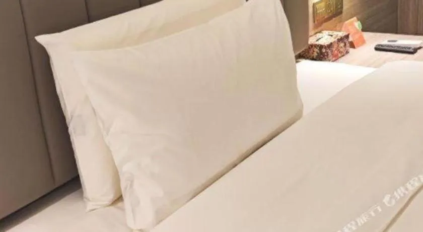 Bed in 7 Days Premium Jiangmen Wuyi Avenue Gangkou Road