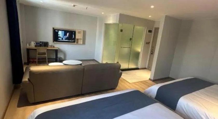 Bed in 7 Days Premium Jiangmen Wuyi Avenue Gangkou Road