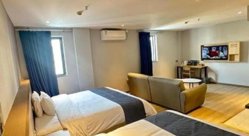 Bed in 7 Days Premium Jiangmen Wuyi Avenue Gangkou Road