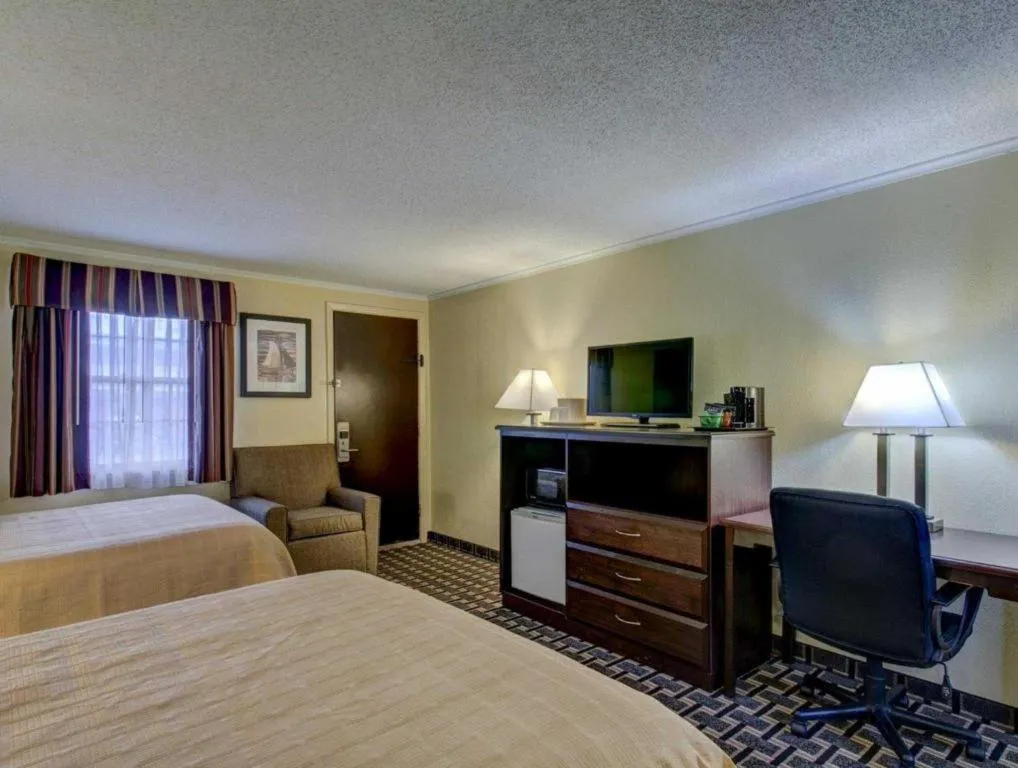 Bed in Quality Inn Barre-Montpelier