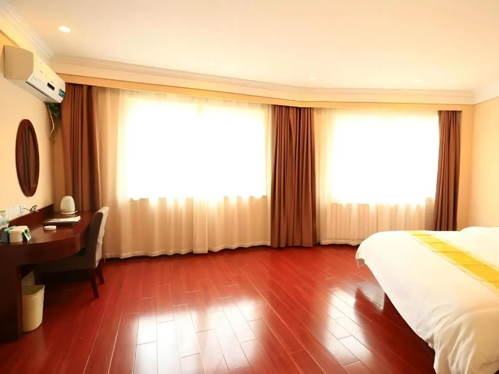 Bed in GreenTree Inn Qingdao Licang Shuyan Road Daweng Square Express Hotel
