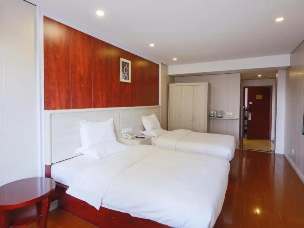 Bed in GreenTree Alliance Shanghai Railway Station QiuJiang Road Hotel