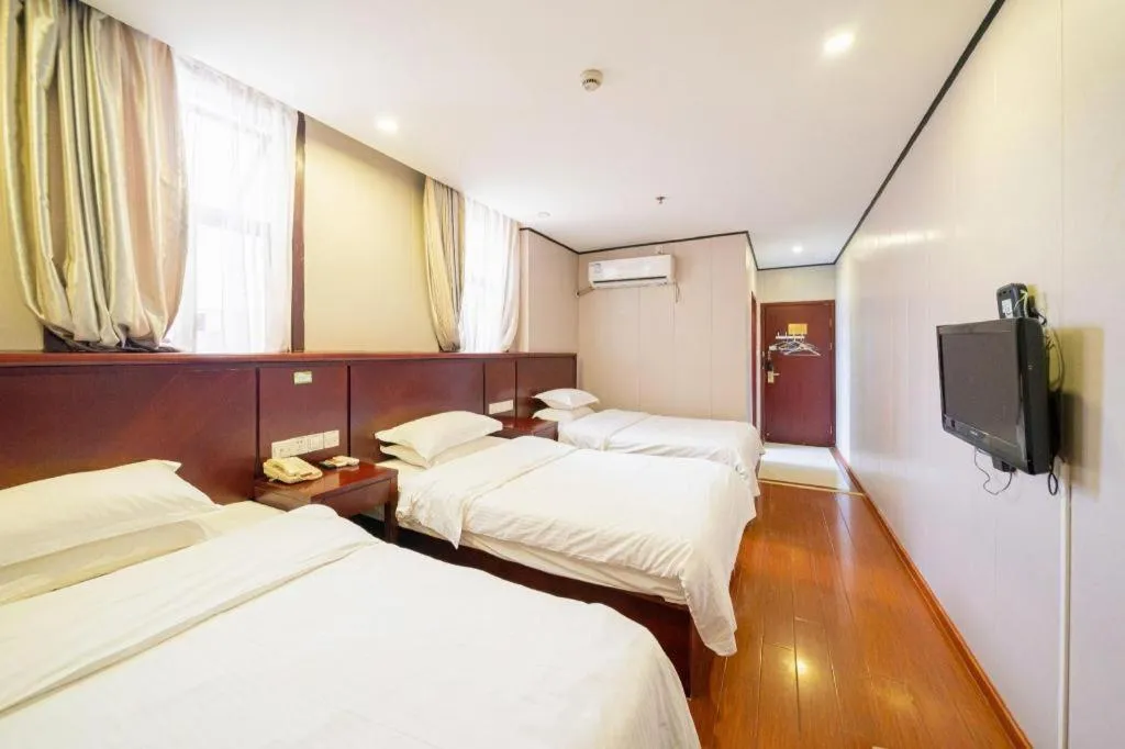 Bed in GreenTree Alliance Shanghai Railway Station QiuJiang Road Hotel