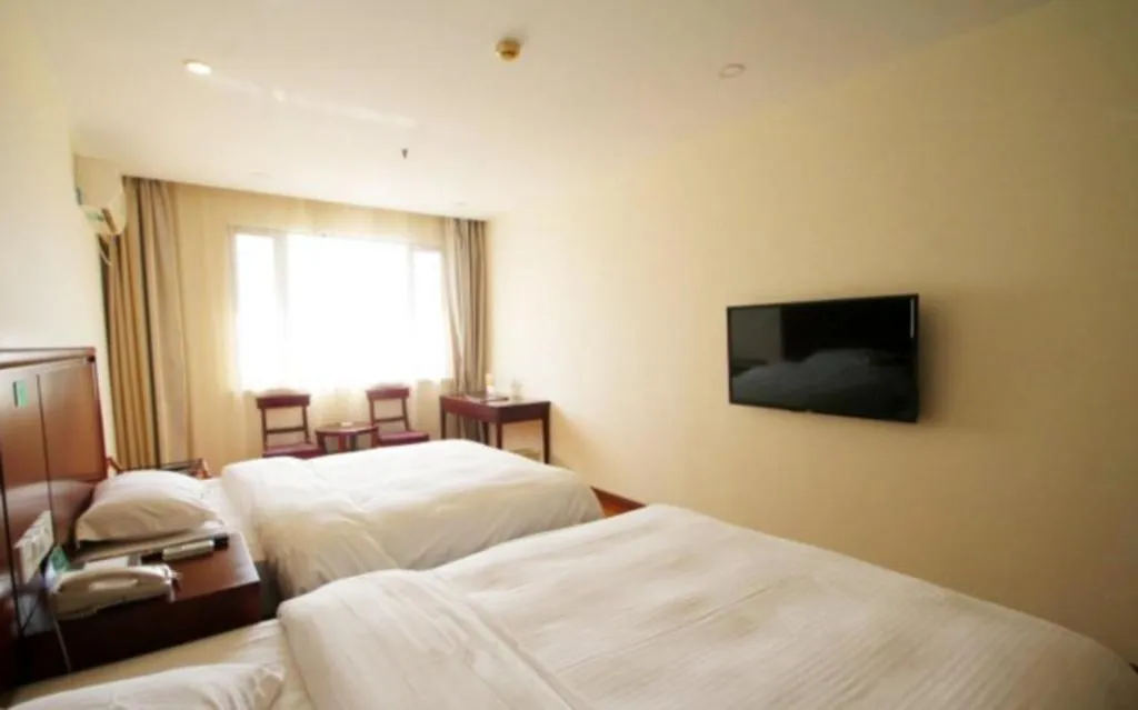 Bed in GreenTree Alliance Shanghai Railway Station QiuJiang Road Hotel