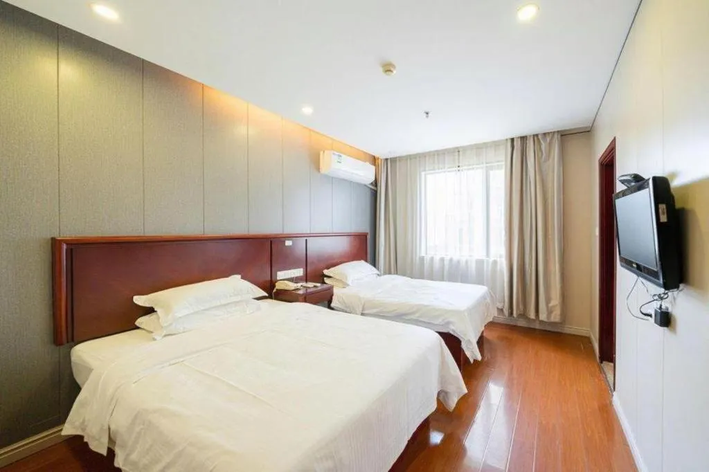 Bed in GreenTree Alliance Shanghai Railway Station QiuJiang Road Hotel