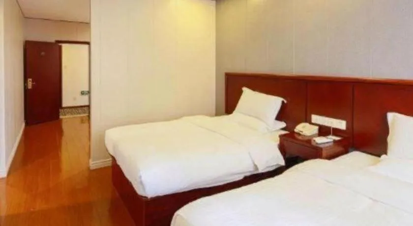 Bed in GreenTree Alliance Shanghai Railway Station QiuJiang Road Hotel