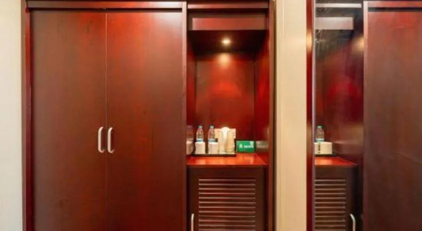 GreenTree Alliance Shanghai Railway Station QiuJiang Road Hotel