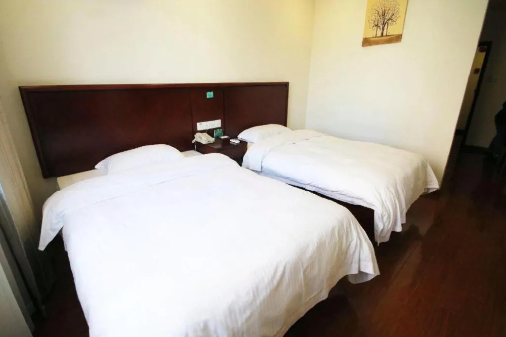 Bed in GreenTree Alliance Shanghai Railway Station QiuJiang Road Hotel