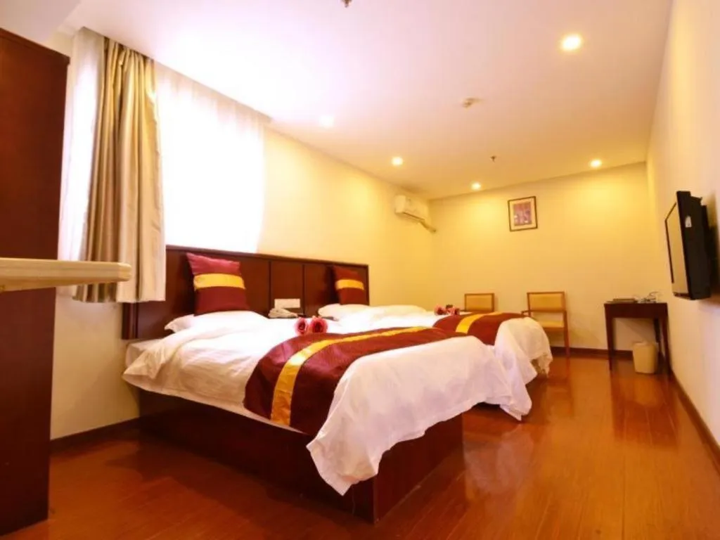 Bed in GreenTree Alliance Shanghai Railway Station QiuJiang Road Hotel