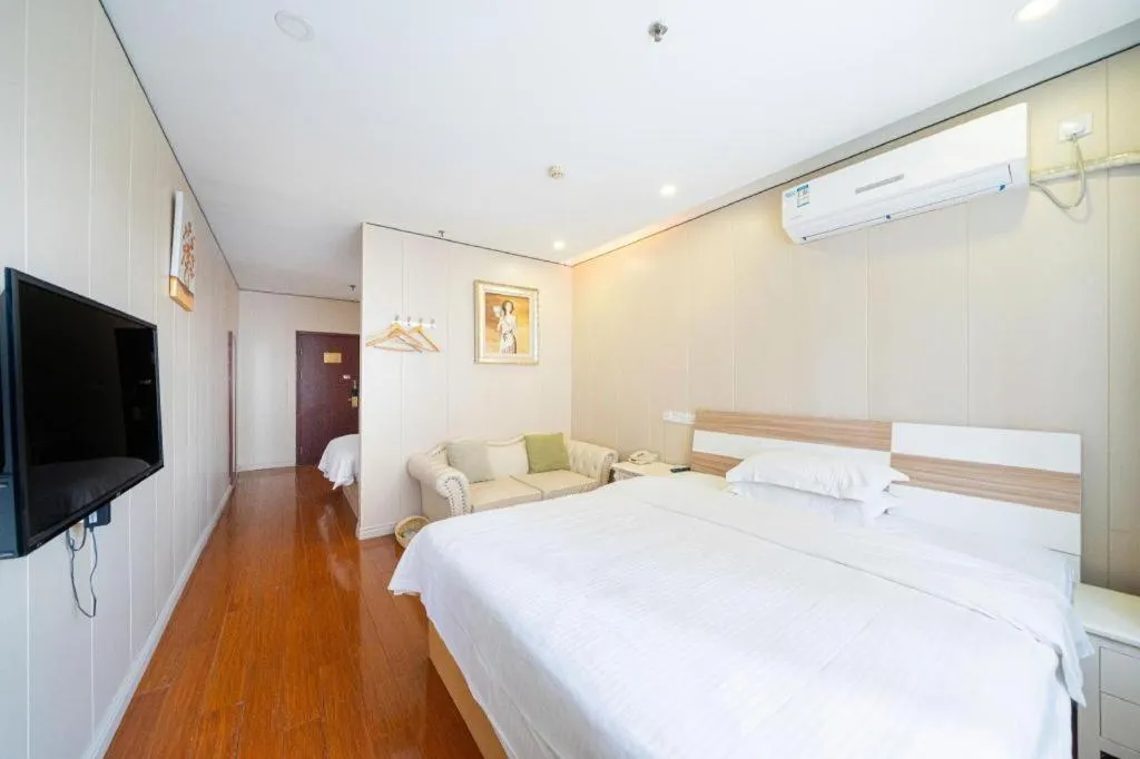 Bed in GreenTree Alliance Shanghai Railway Station QiuJiang Road Hotel