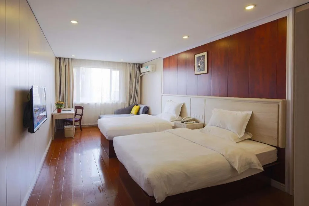 Bed in GreenTree Alliance Shanghai Railway Station QiuJiang Road Hotel