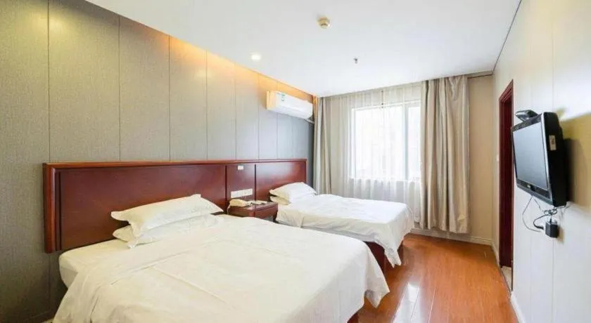 Bed in GreenTree Alliance Shanghai Railway Station QiuJiang Road Hotel