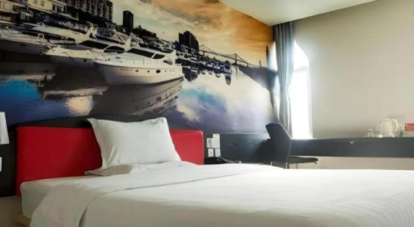 Bed in 7 Days Inn Qingdao Liaoyang West Road Xinye Plaza Metro Station