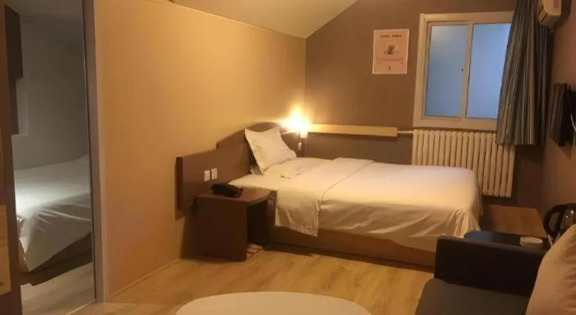 Bed in 7 Days Inn Qingdao Liaoyang West Road Xinye Plaza Metro Station