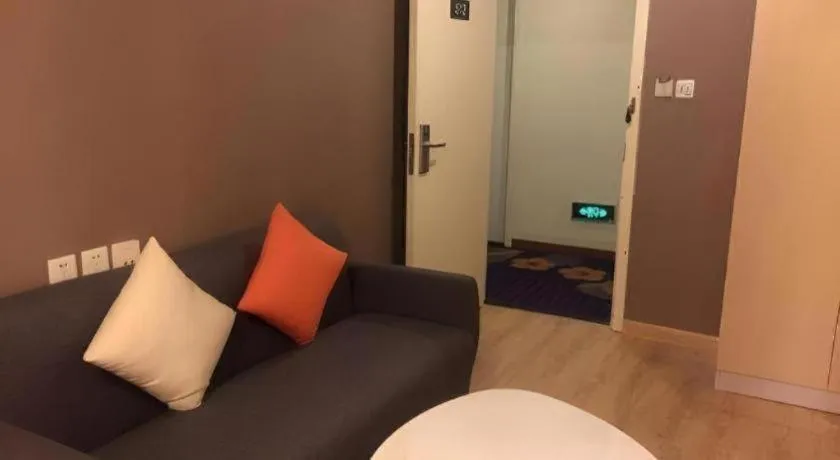 7 Days Inn Qingdao Liaoyang West Road Xinye Plaza Metro Station