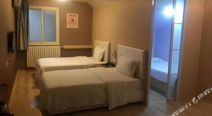 Bed in 7 Days Inn Qingdao Liaoyang West Road Xinye Plaza Metro Station