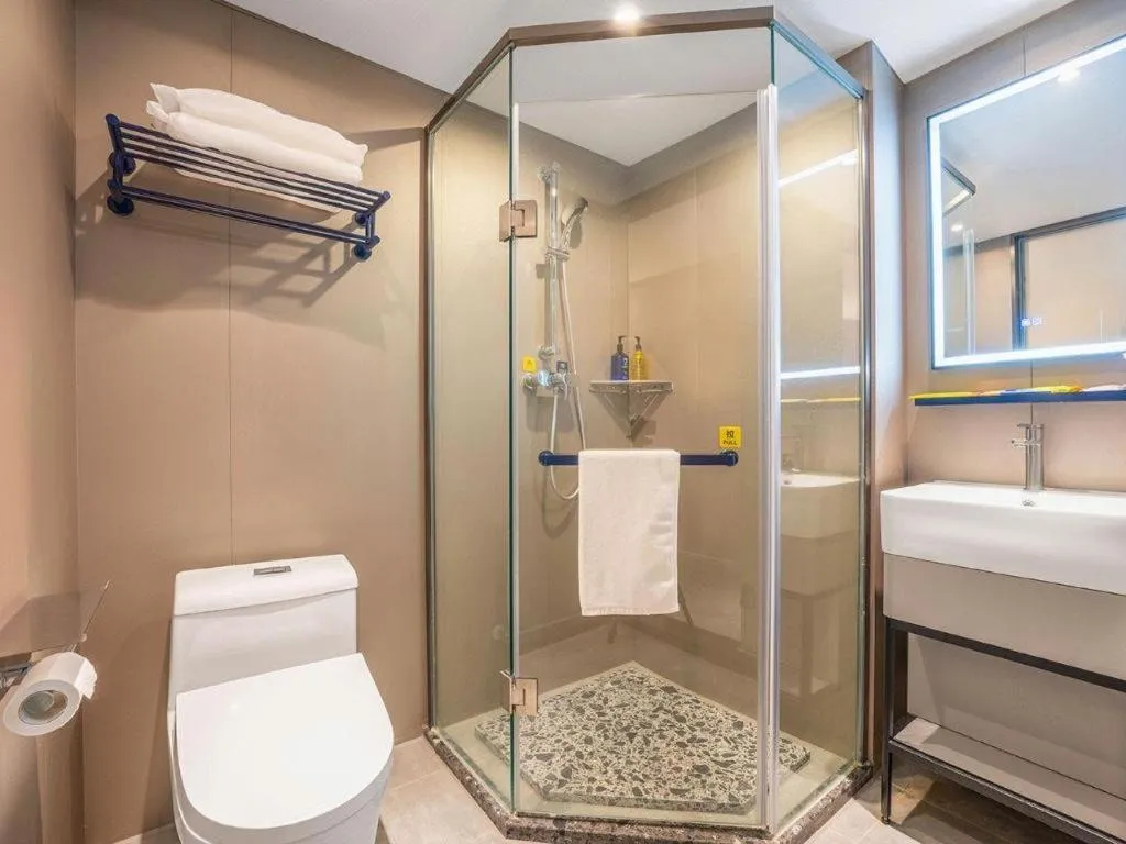 7 Days Inn Wuhan Dingziqiao Zhongnan Road Metro Station