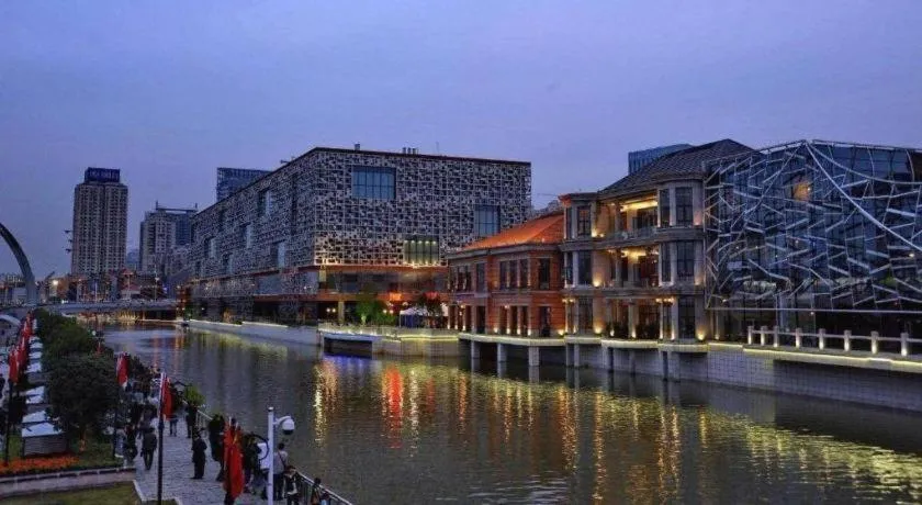 7 Days Inn Wuhan Dingziqiao Zhongnan Road Metro Station