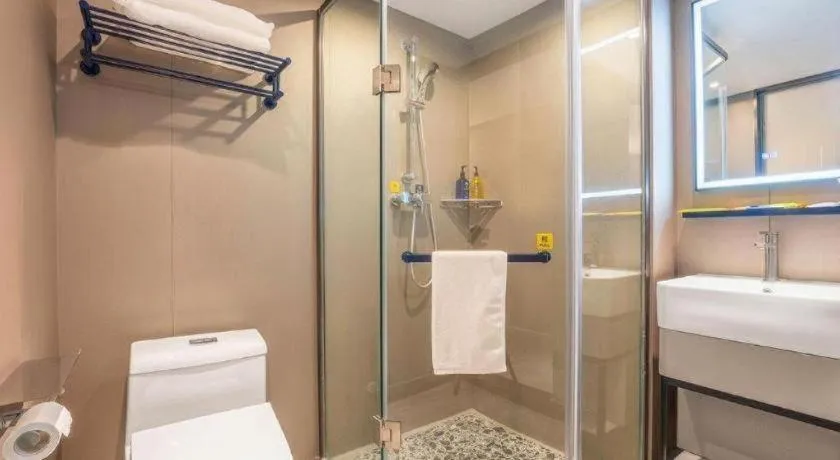 7 Days Inn Wuhan Dingziqiao Zhongnan Road Metro Station