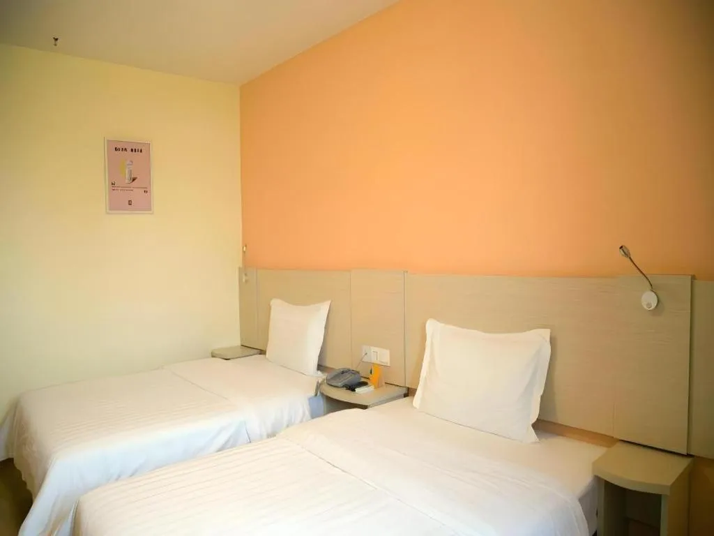 Bed in 7 Days Inn Xi'an North Economic Development Zone 4th Fengcheng Road