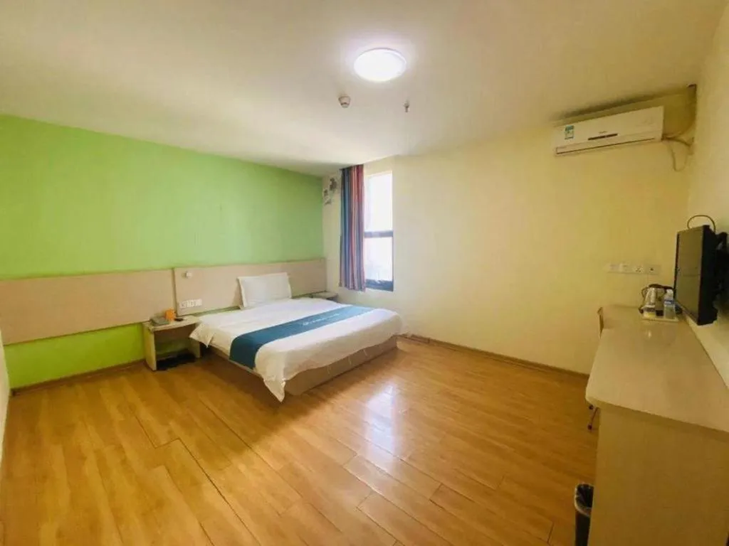 Bed in 7 Days Inn Xi'an North Economic Development Zone 4th Fengcheng Road