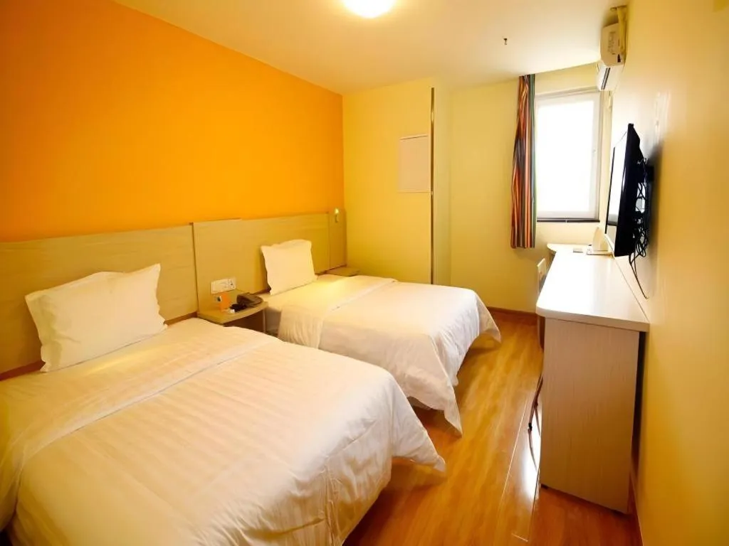 Bed in 7 Days Inn Xi'an North Economic Development Zone 4th Fengcheng Road