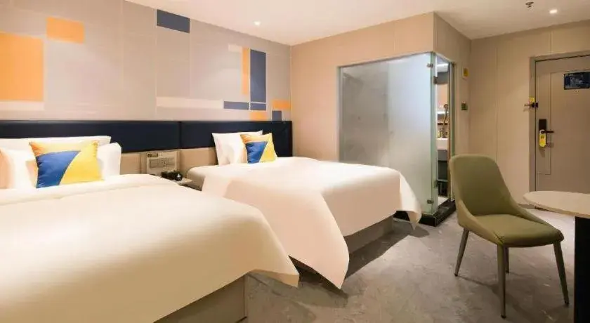 Bed in 7 Days Inn Nanjing Railway Station Xin Mo Fan Road Subway Station Branch Bed in 7 Days Inn Nanjing Railway Station Xin Mo Fan Road Subway Station Branch