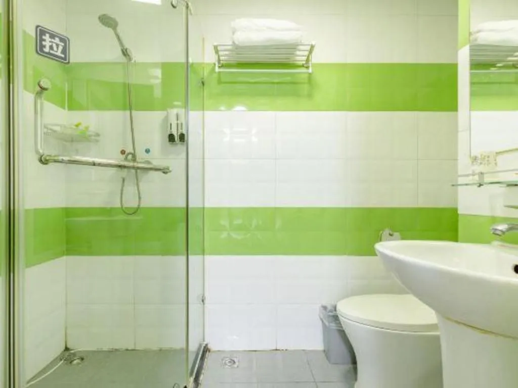 7 Days Inn Tianjin Binhai New District Yujiabao Metro Station