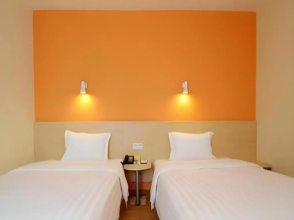 Bed in 7 Days Inn Luoyang Railway Station Wangcheng Avenue