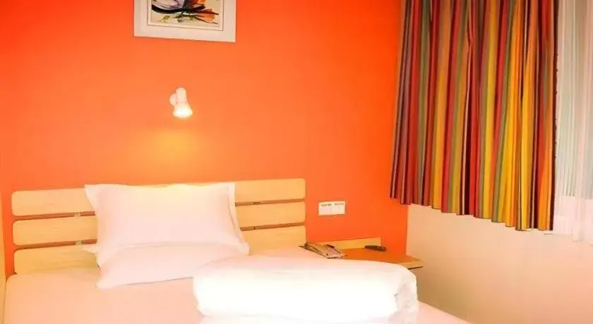 Bed in 7 Days Inn Luoyang Railway Station Wangcheng Avenue Bed in 7 Days Inn Luoyang Railway Station Wangcheng Avenue