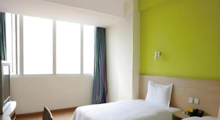 Bed in 7 Days Inn Luoyang Railway Station Wangcheng Avenue