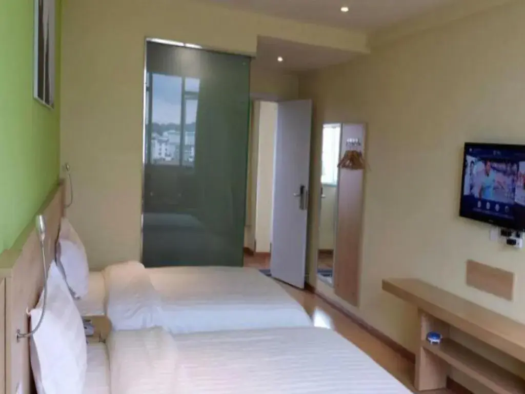 Bed in 7 Days Inn Bijie Jinsha Hebin Road Bed in 7 Days Inn Bijie Jinsha Hebin Road