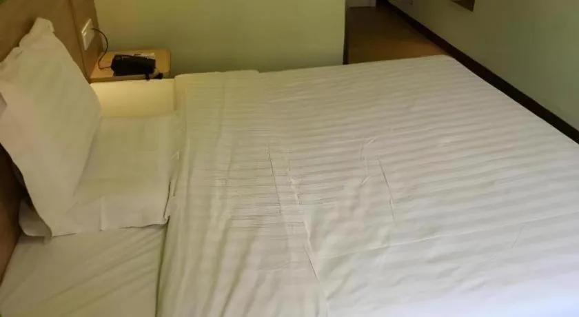 Bed in 7 Days Inn Bijie Jinsha Hebin Road