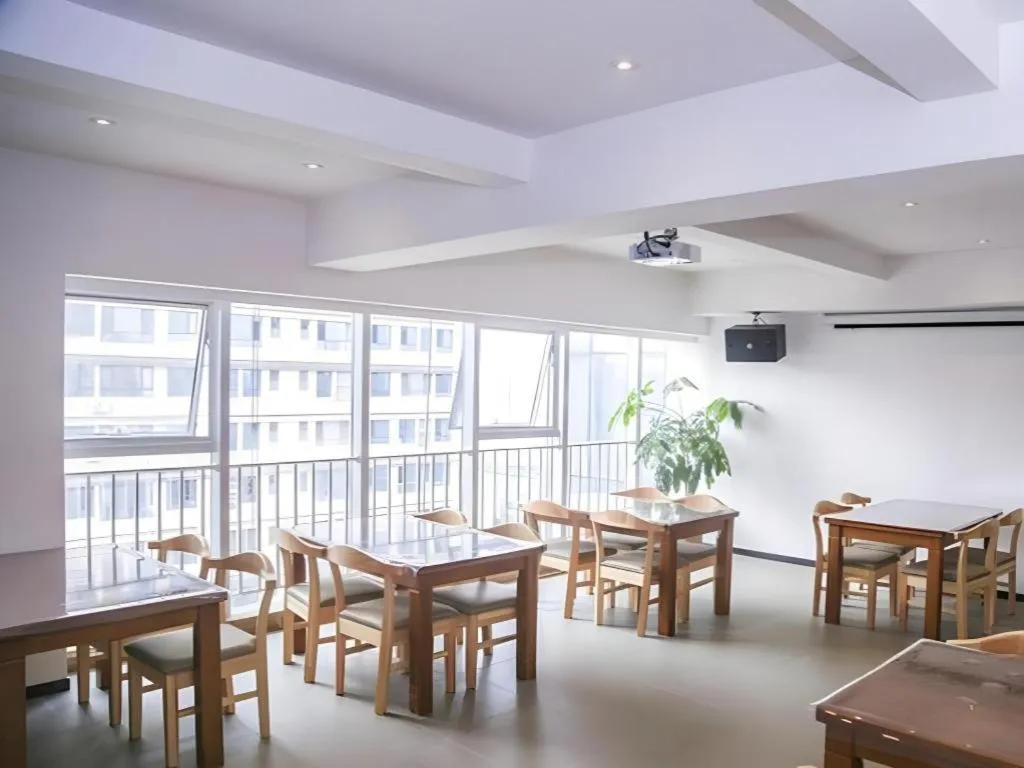 LAVANDE Hotel Dalian Huanan Square North Railway Station