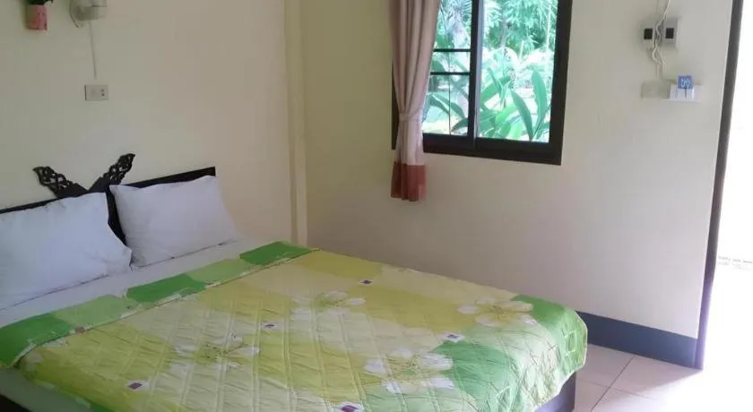 Bed in Ruen View Resort