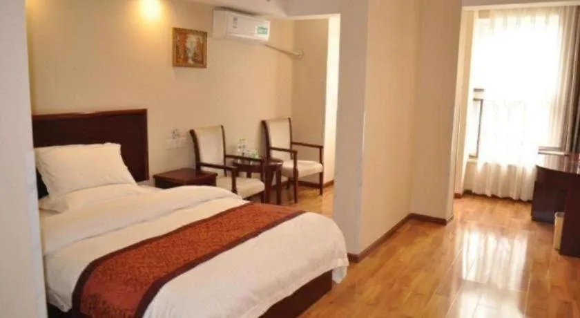 Bed in GreenTree Inn Chengdu North Railway Station Beichengtianjie Business Hotel