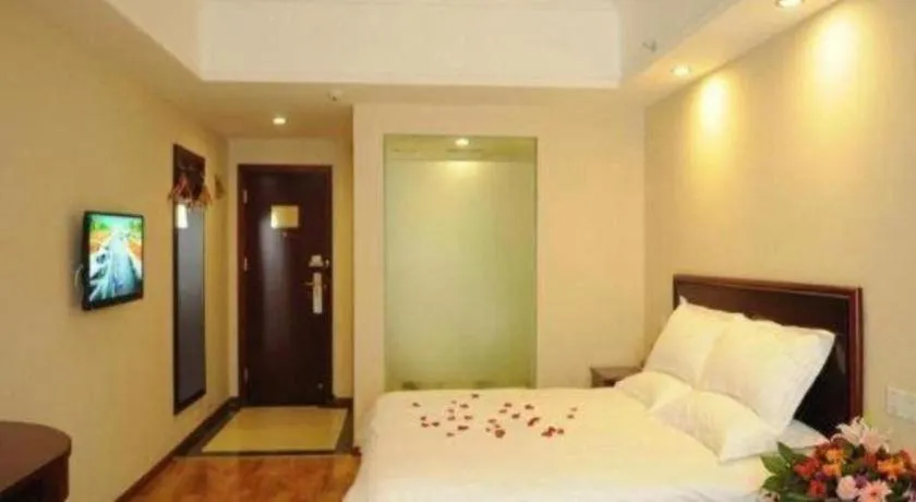 Bed in GreenTree Inn Chengdu North Railway Station Beichengtianjie Business Hotel