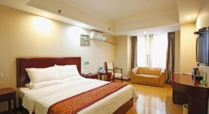 Bed in GreenTree Inn Chengdu North Railway Station Beichengtianjie Business Hotel